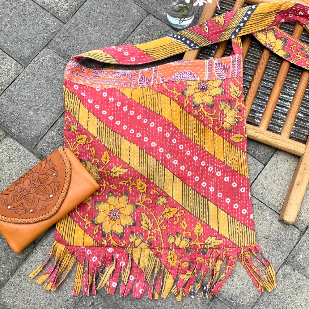 ✨KANTHA SARI QUILTED CROSSBODY MARKET BAG